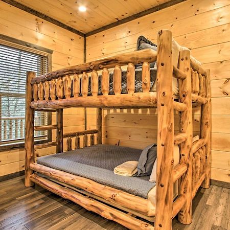 Luxe Cabin With Home Theater Less Than 2 Miles To Gatlinburg Buitenkant foto