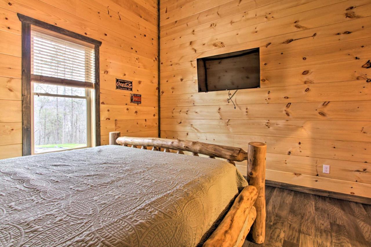 Luxe Cabin With Home Theater Less Than 2 Miles To Gatlinburg Buitenkant foto