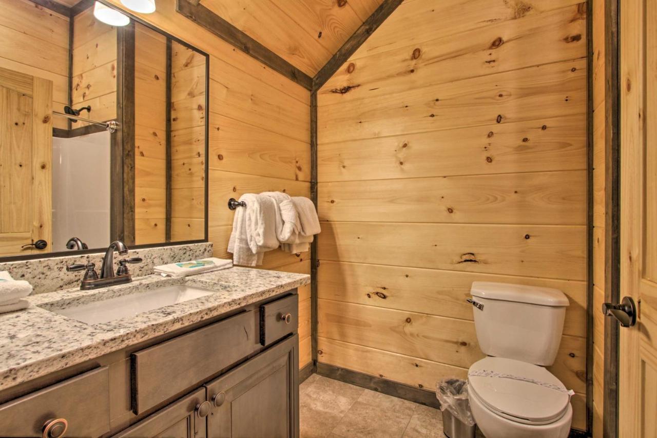 Luxe Cabin With Home Theater Less Than 2 Miles To Gatlinburg Buitenkant foto