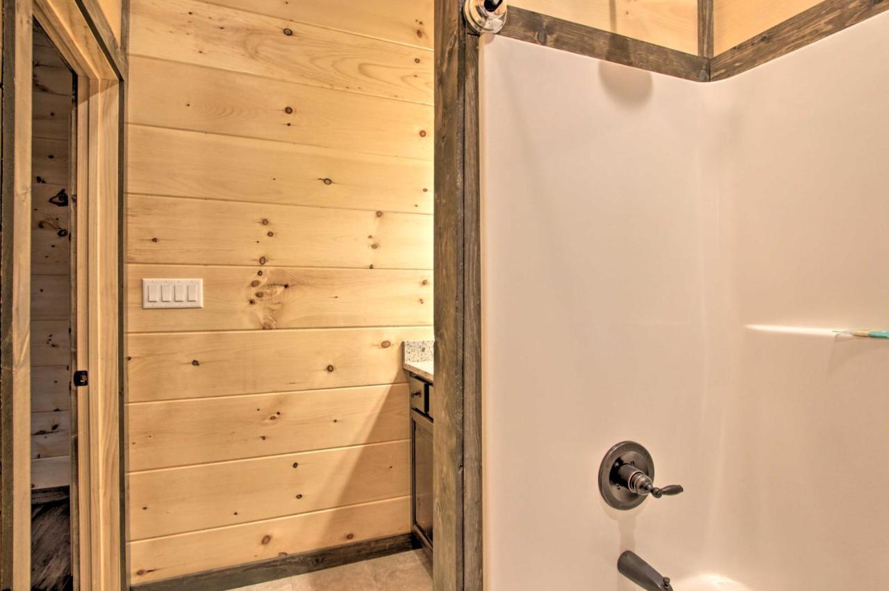 Luxe Cabin With Home Theater Less Than 2 Miles To Gatlinburg Buitenkant foto