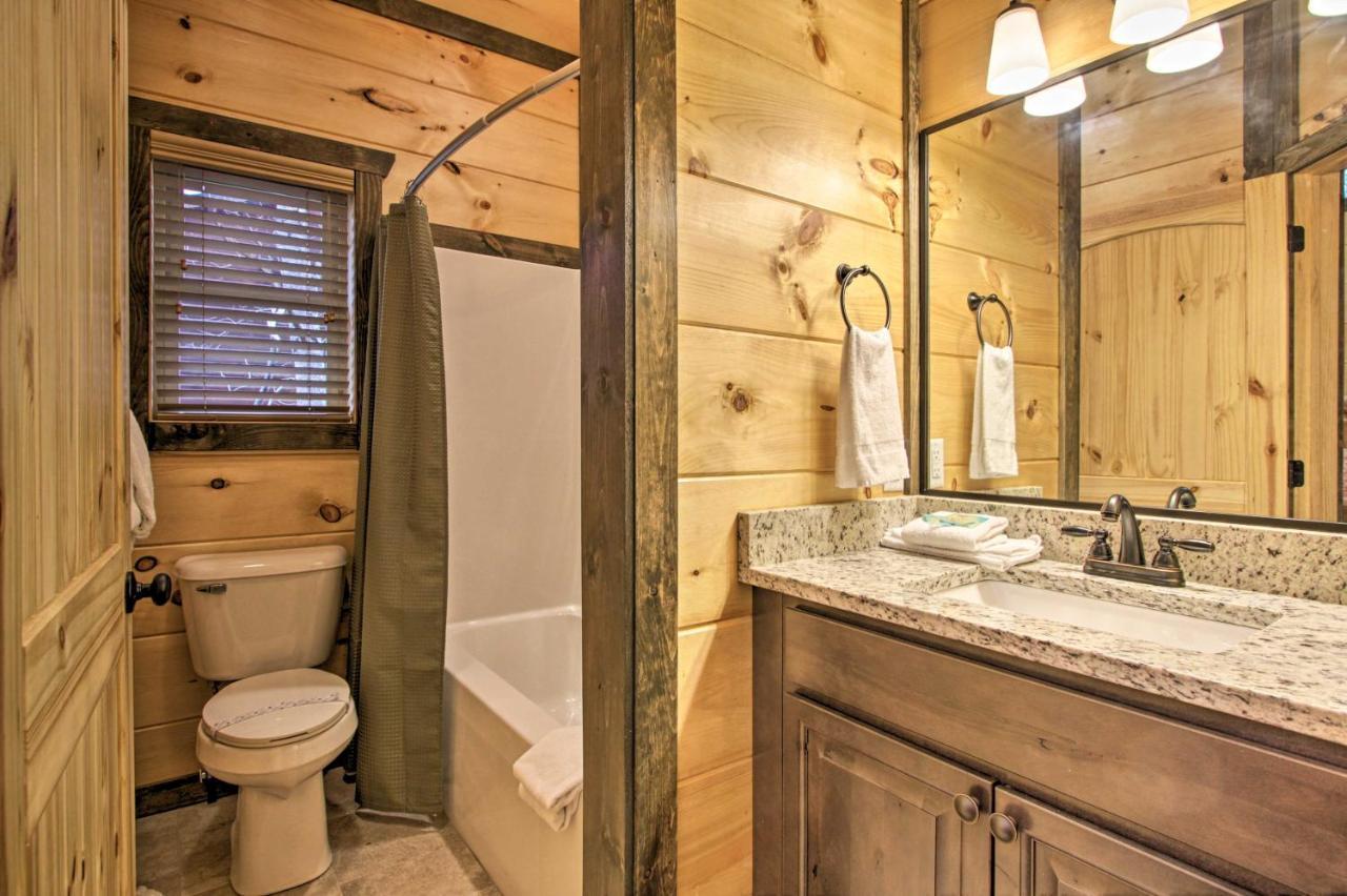 Luxe Cabin With Home Theater Less Than 2 Miles To Gatlinburg Buitenkant foto