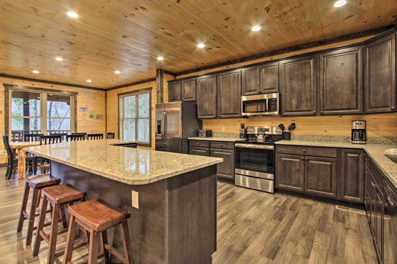 Luxe Cabin With Home Theater Less Than 2 Miles To Gatlinburg Buitenkant foto