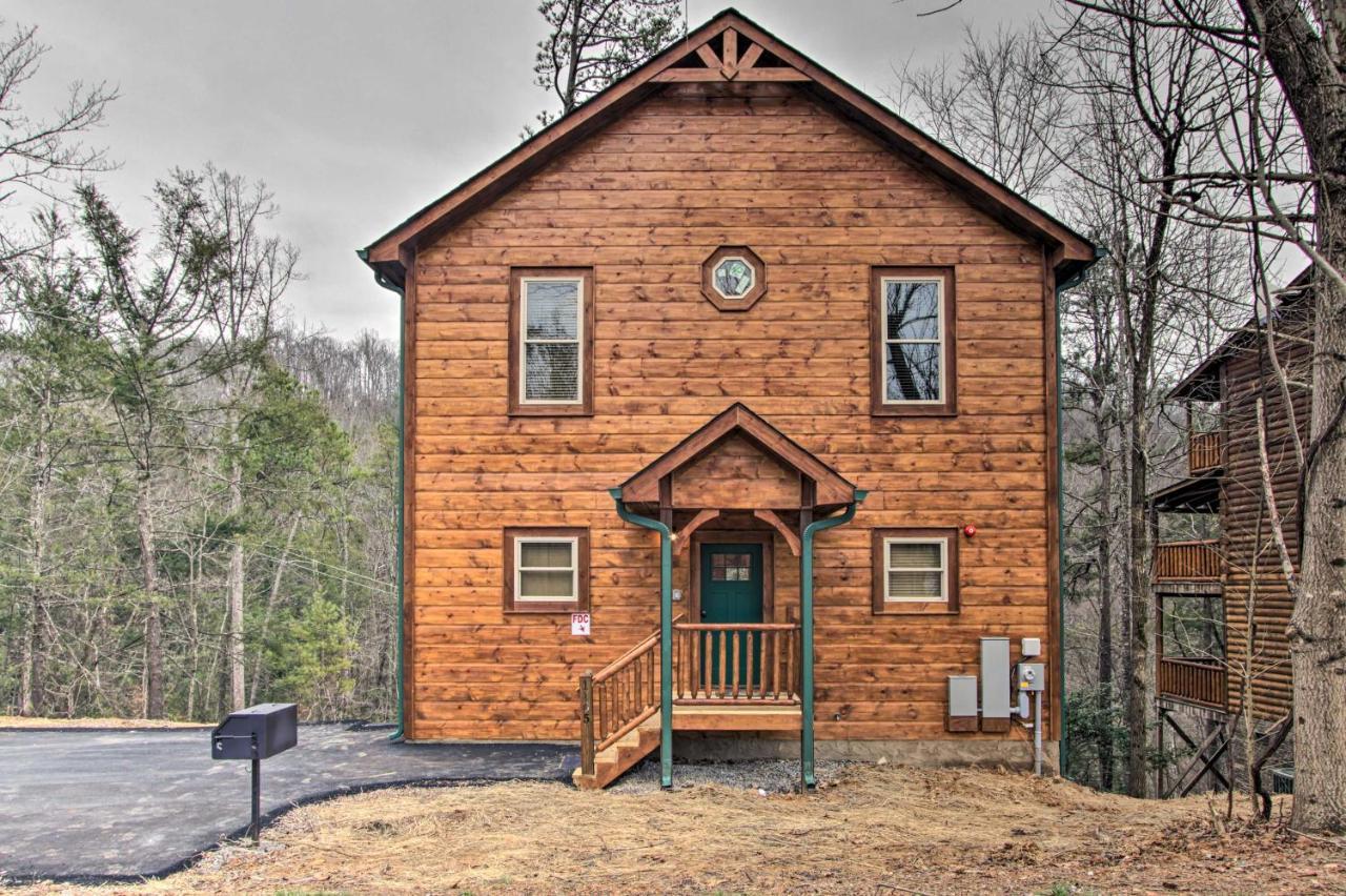 Luxe Cabin With Home Theater Less Than 2 Miles To Gatlinburg Buitenkant foto