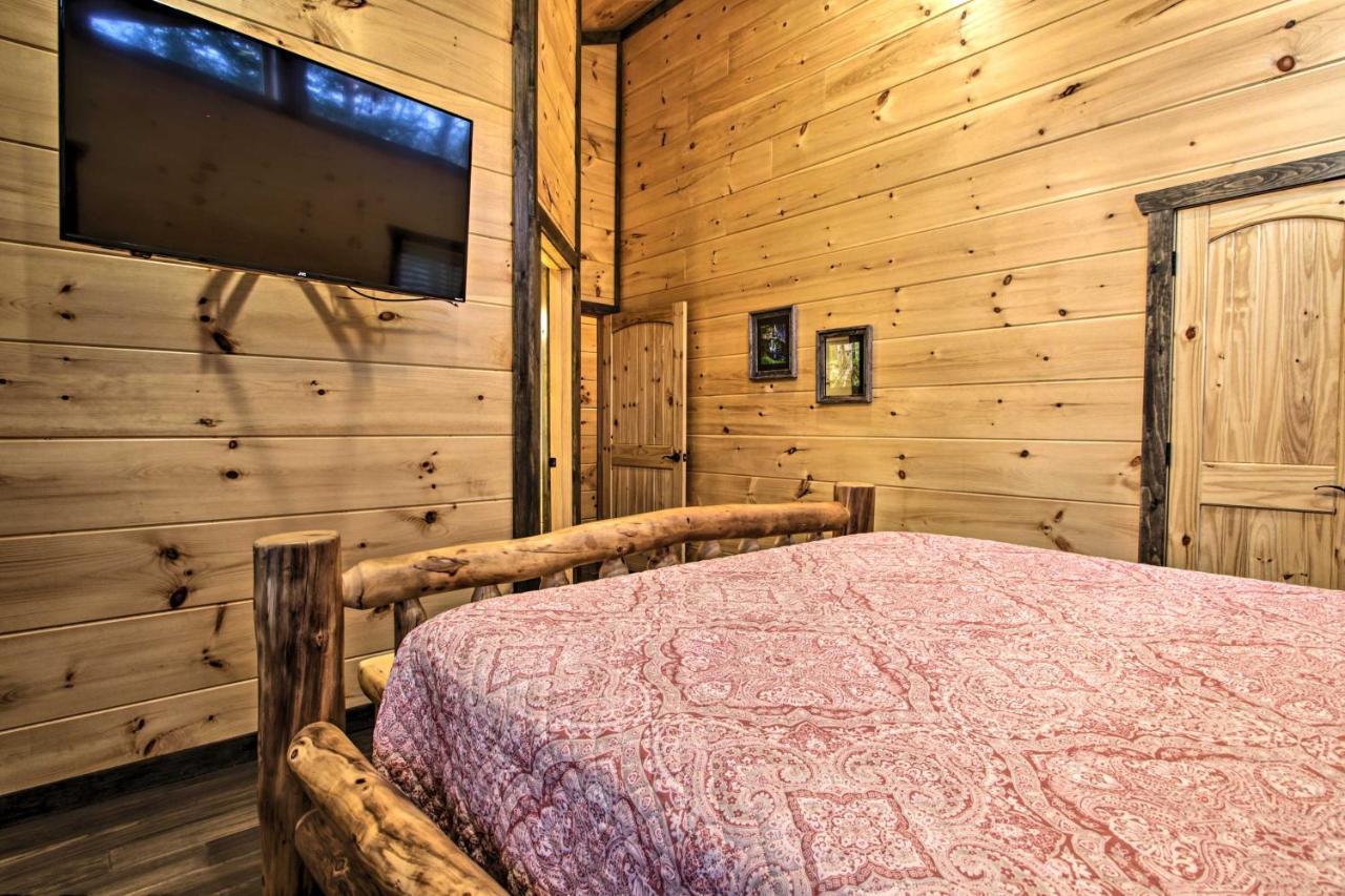 Luxe Cabin With Home Theater Less Than 2 Miles To Gatlinburg Buitenkant foto