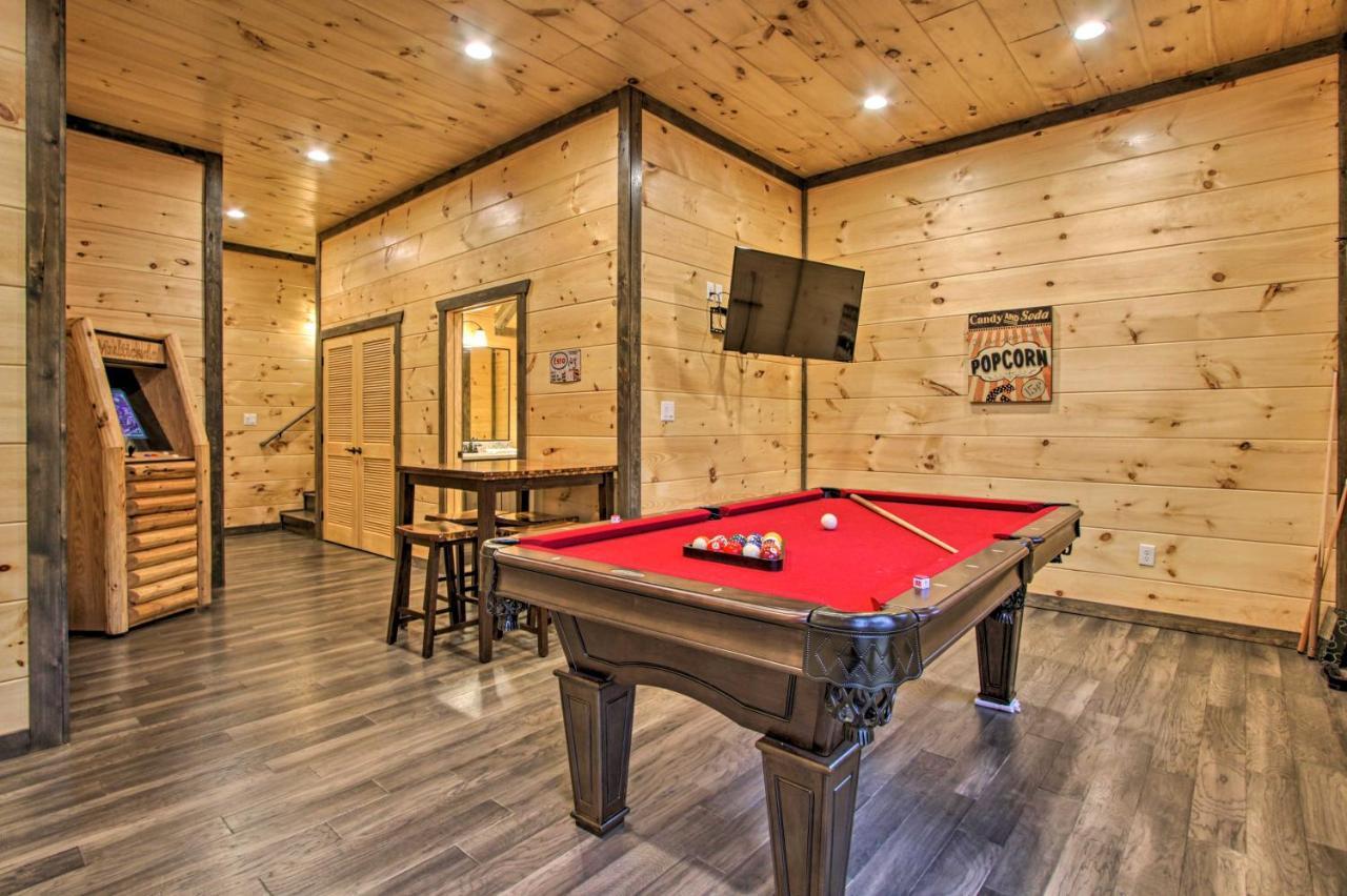 Luxe Cabin With Home Theater Less Than 2 Miles To Gatlinburg Buitenkant foto