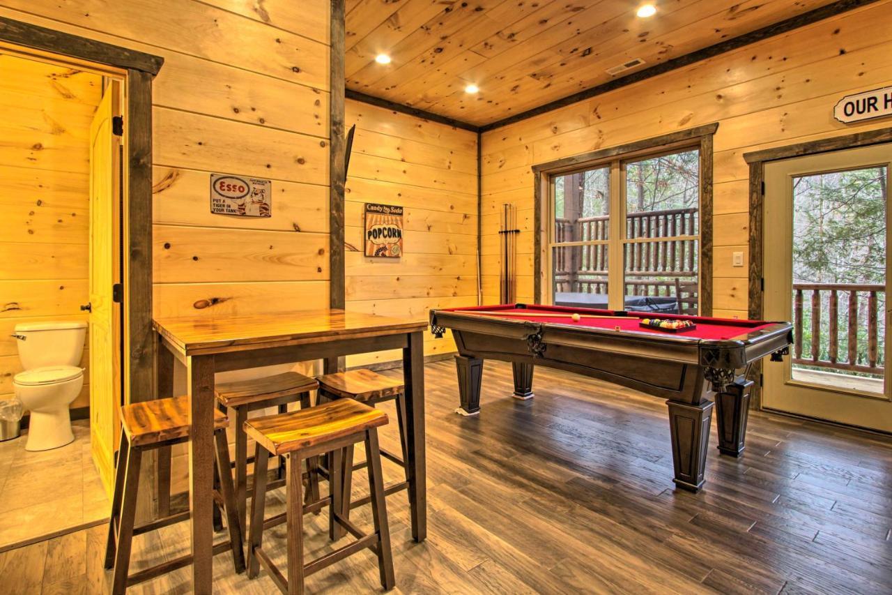 Luxe Cabin With Home Theater Less Than 2 Miles To Gatlinburg Buitenkant foto