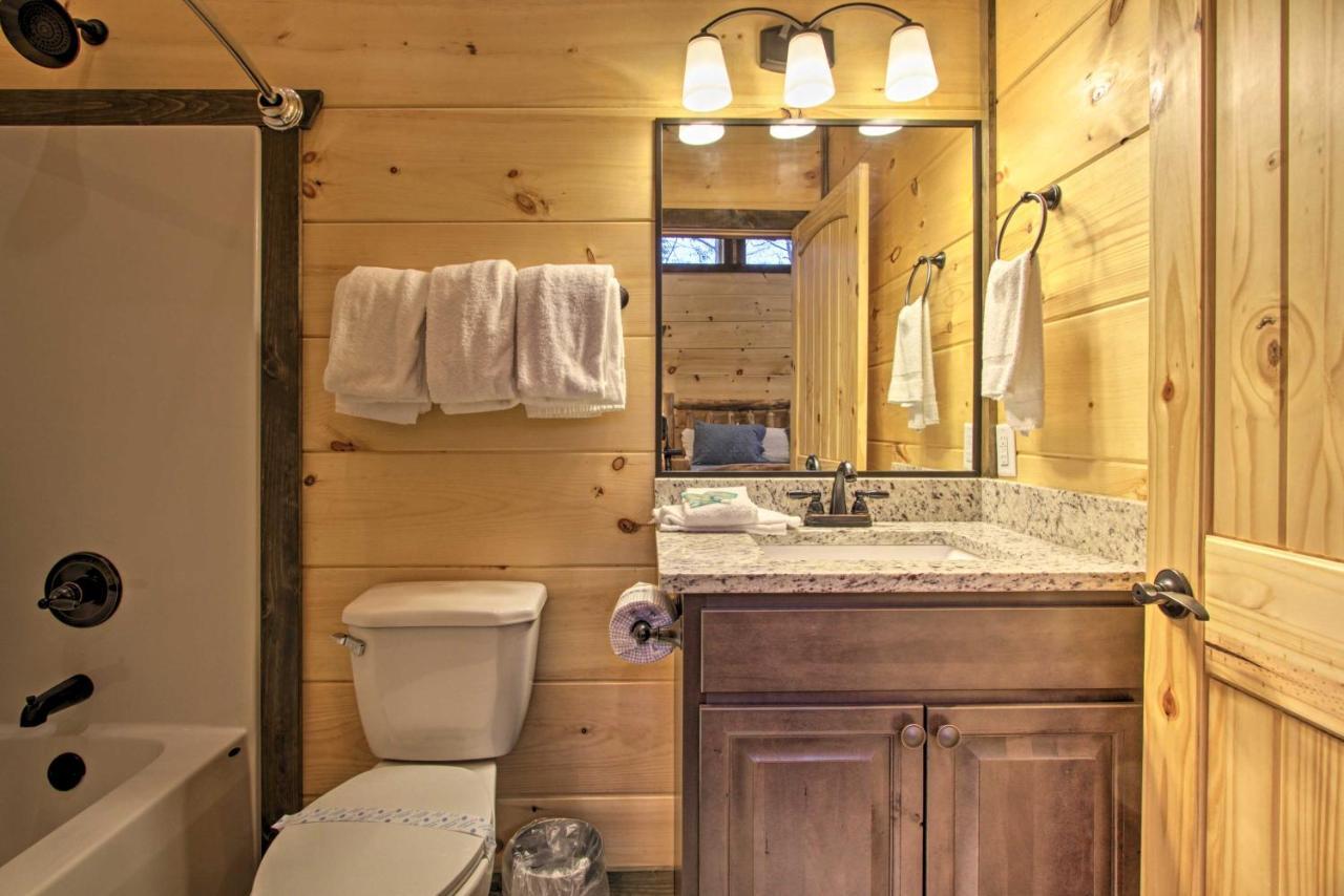 Luxe Cabin With Home Theater Less Than 2 Miles To Gatlinburg Buitenkant foto